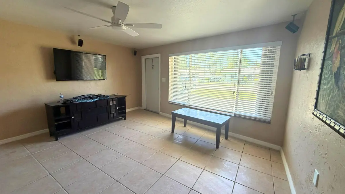 1531 30th St LR entry view at 1531 NE 30TH Street, Pompano Beach