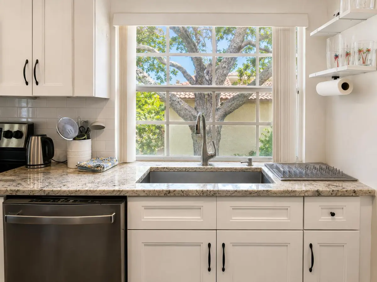 9863b895-00d3-4e49-bd19-7a4187ba4bfe at 6560 VIA REGINA, Boca Raton