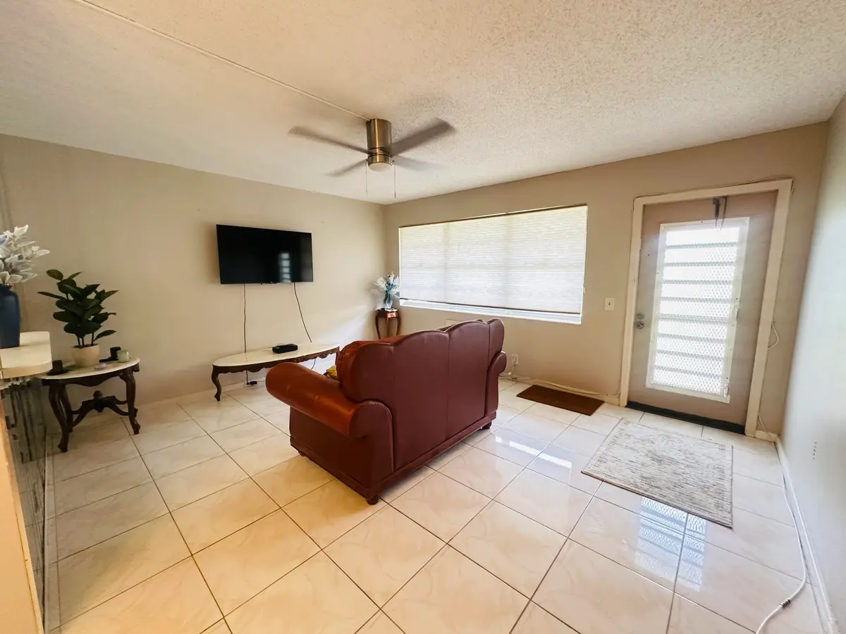 IMG_2195 at 271 FARNHAM L, Deerfield Beach