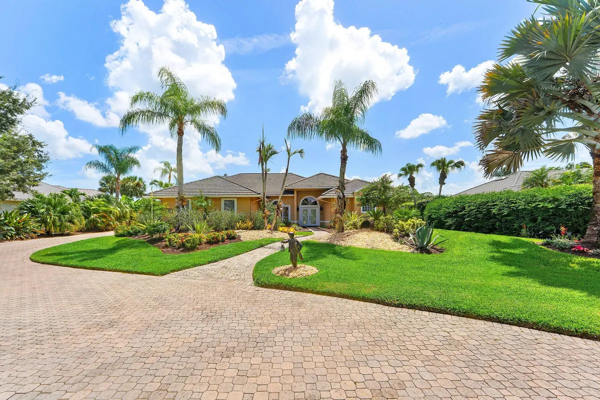 Front of House at 4084 SW GLENEAGLE Circle, Palm City