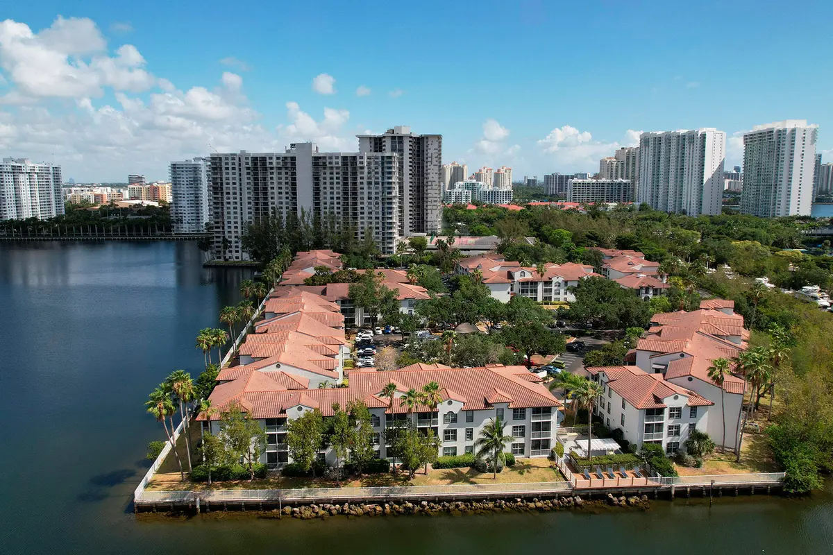 1920_1280_0013_Arium-Lincoln-Pointe-91 at 17900 NE 31st Court 1107, Aventura