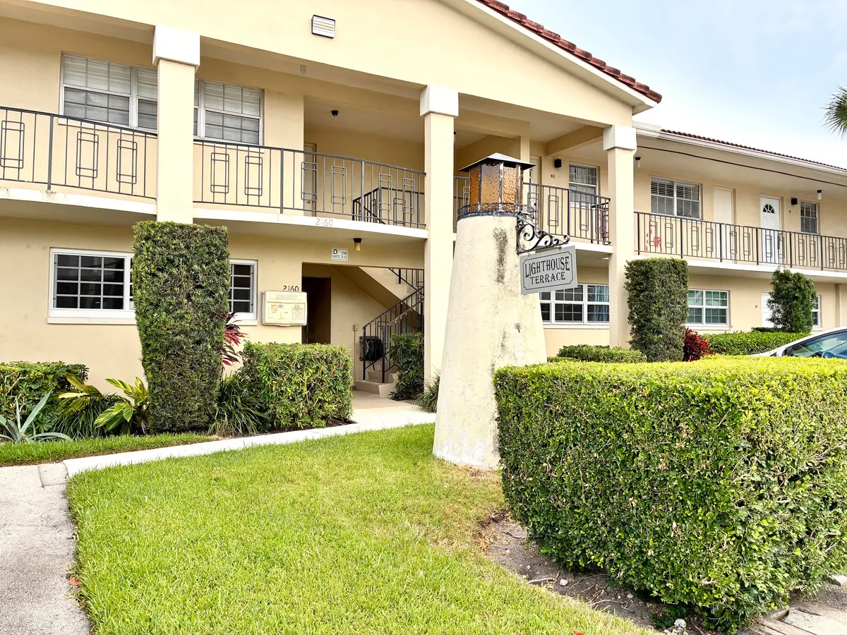 Lighthouse Terrace at 2204 NE 36th Street 26, Lighthouse Point