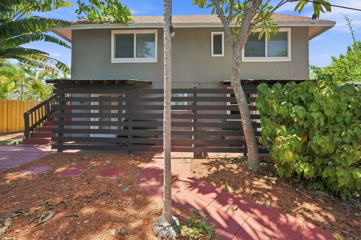 25-web-or-mls-1329-ne-5th-ave at 1329 NE 5TH Avenue, Fort Lauderdale