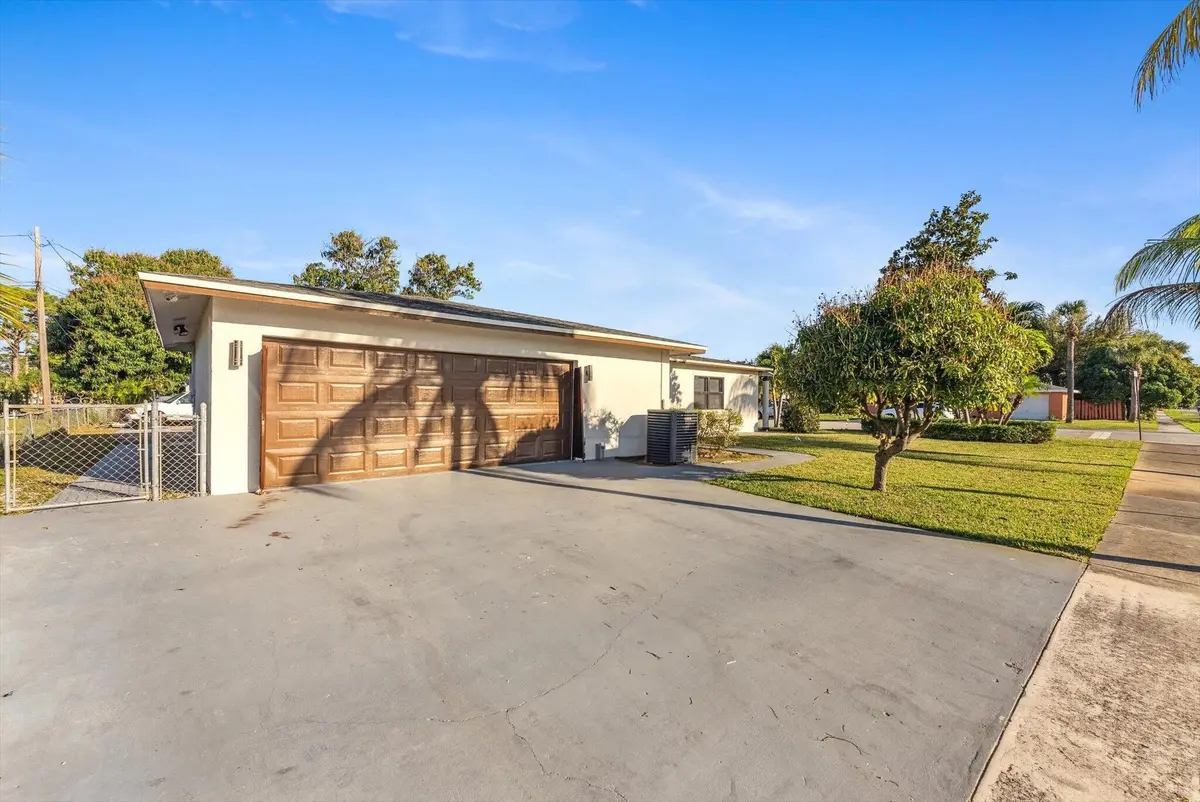 07-7 at 651 Foresteria Drive, Lake Park