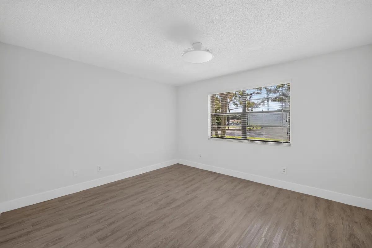4-web-or-mls-3A5A0237 at 2517 S 17TH Street 103, Fort Pierce