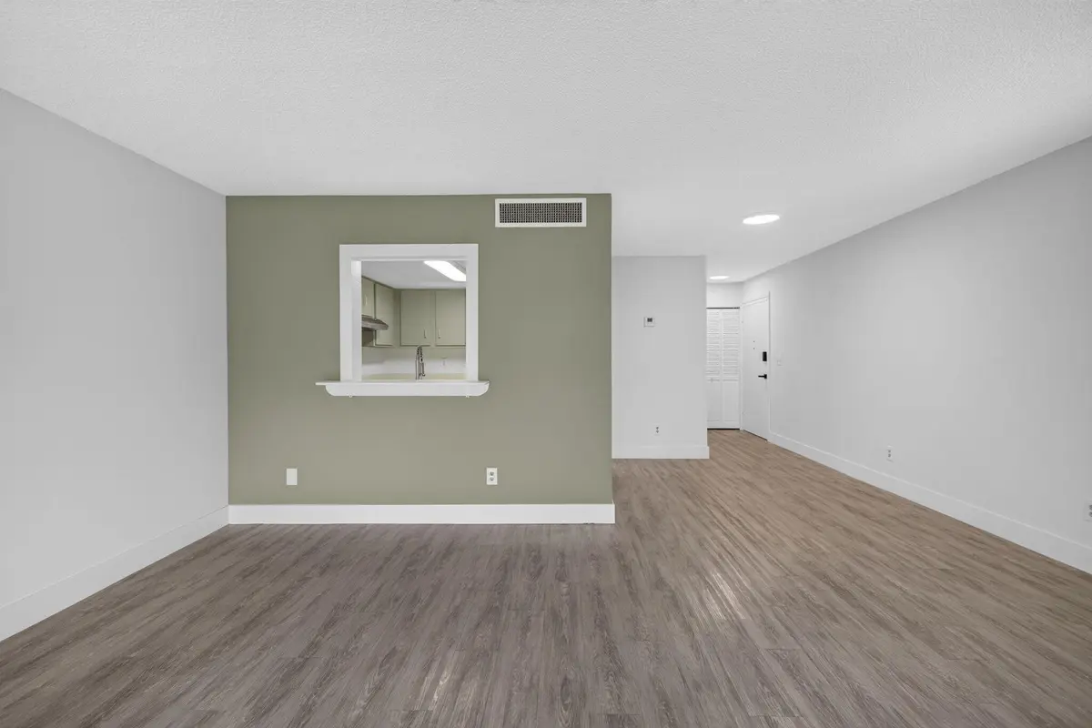12-web-or-mls-3A5A0282 at 2517 S 17TH Street 103, Fort Pierce