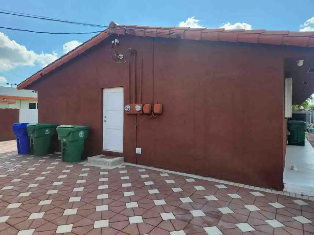 1195 NW 30TH Place, Miami, FL – photo 4