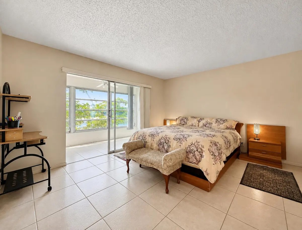 Spacious & Tranquil Bedroom Retreat at 307 Greenbrier B, West Palm Beach