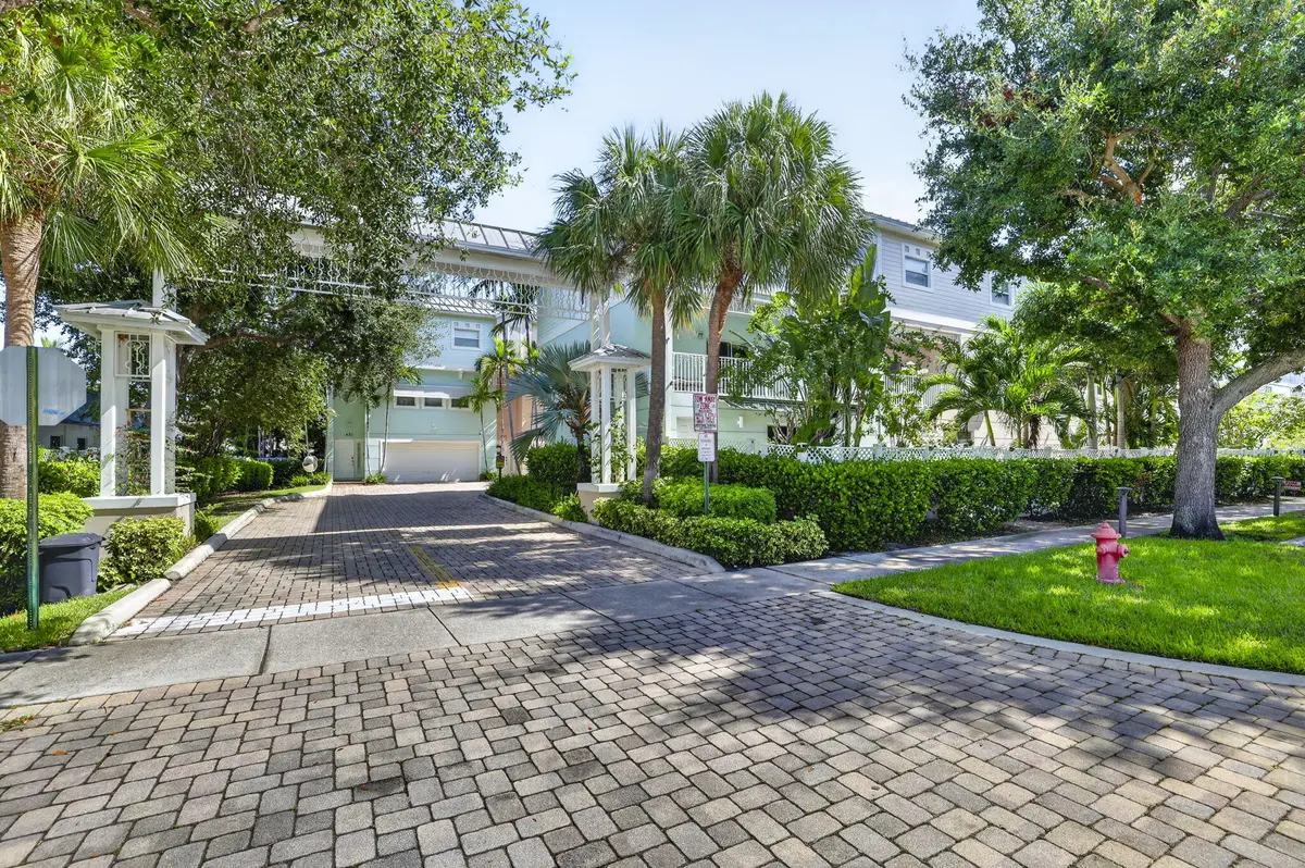 2-web-or-mls-8I8A0637 at 433 NE 1ST Street, Pompano Beach