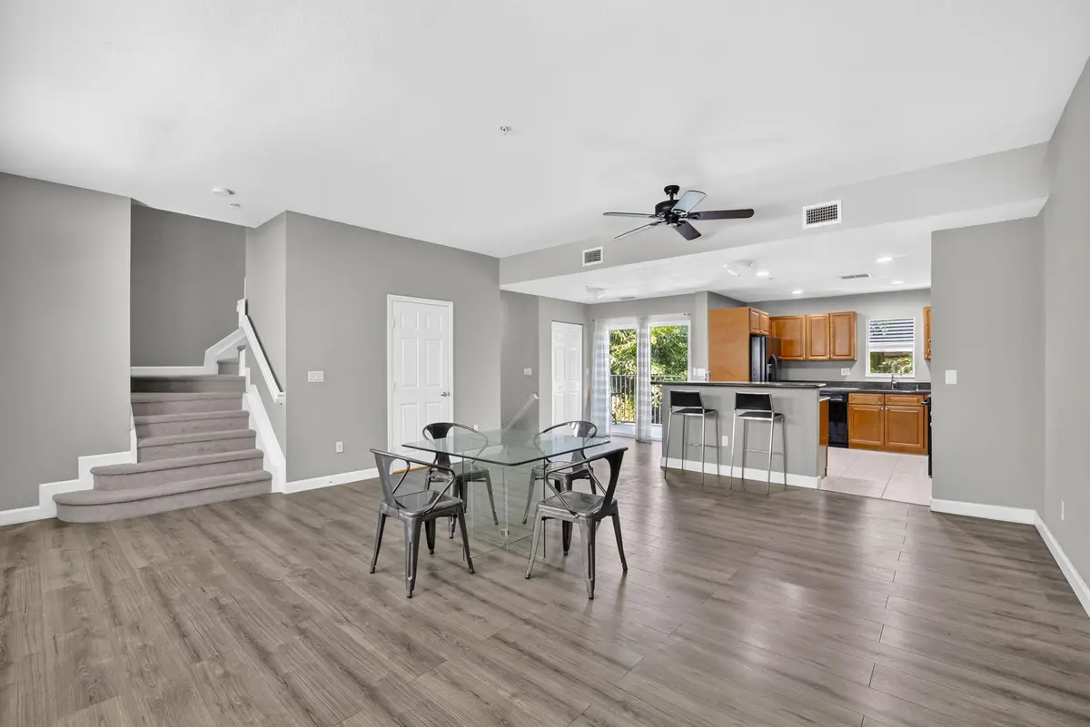 8-web-or-mls-8I8A0452 at 433 NE 1ST Street, Pompano Beach