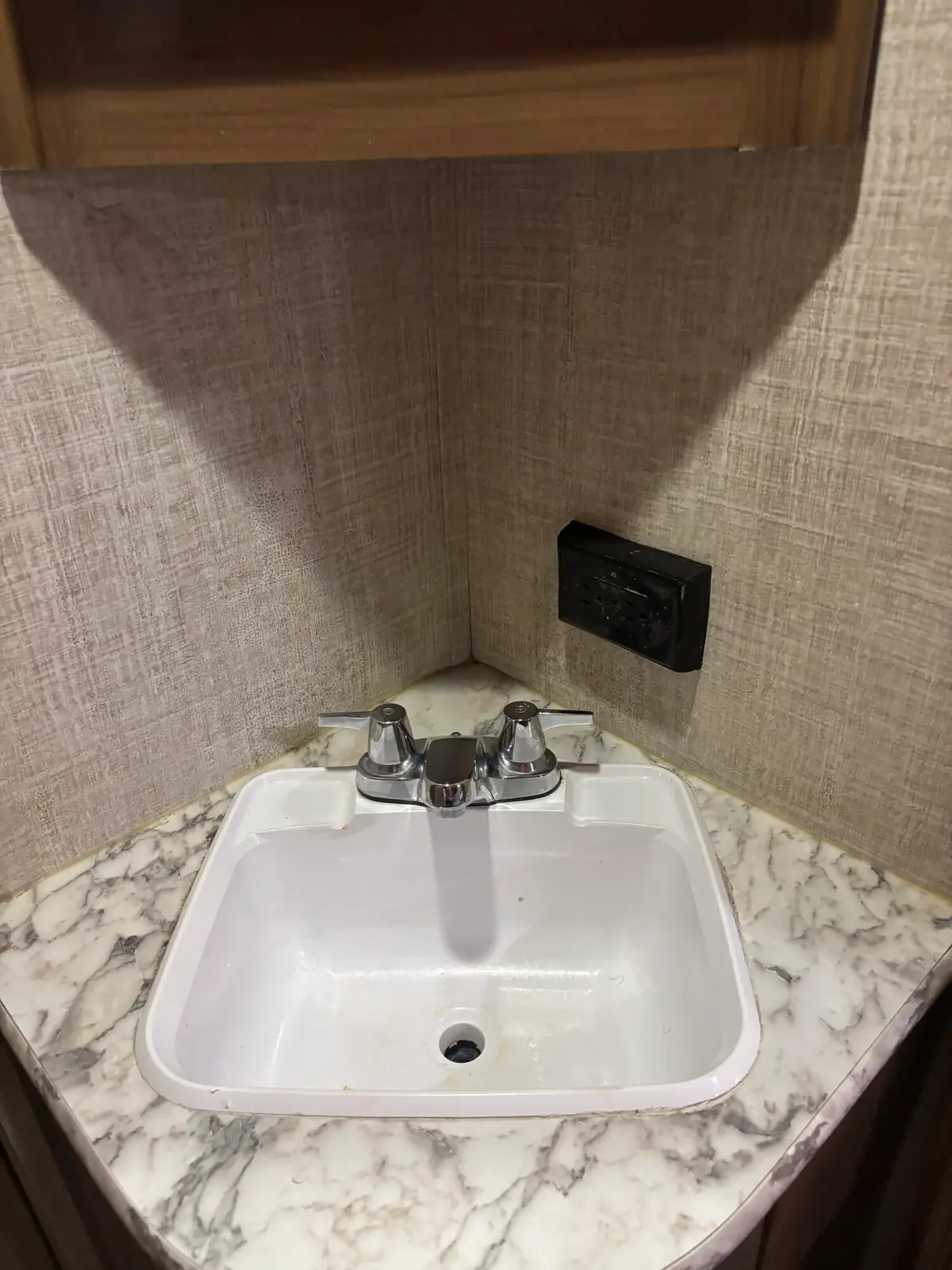 249 NE 45th ST - TRAILER - INSIDE5 at 249 NE 45TH Street, Deerfield Beach
