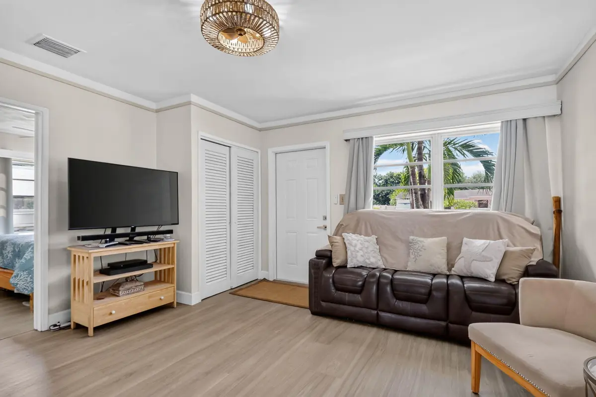 Living Area at 6533 SW 19TH Street, Miramar