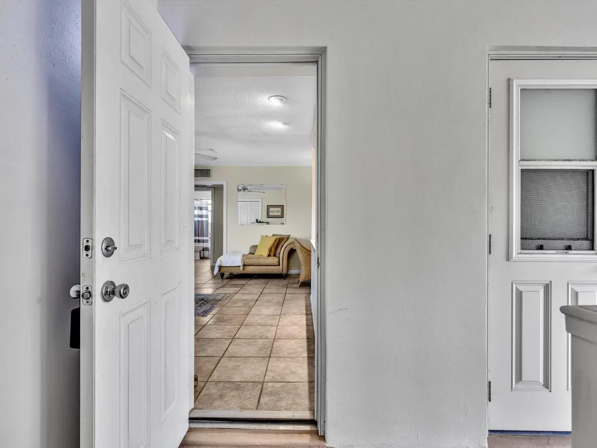 Welcome to #10 at 90 NE 19th Avenue 10, Deerfield Beach