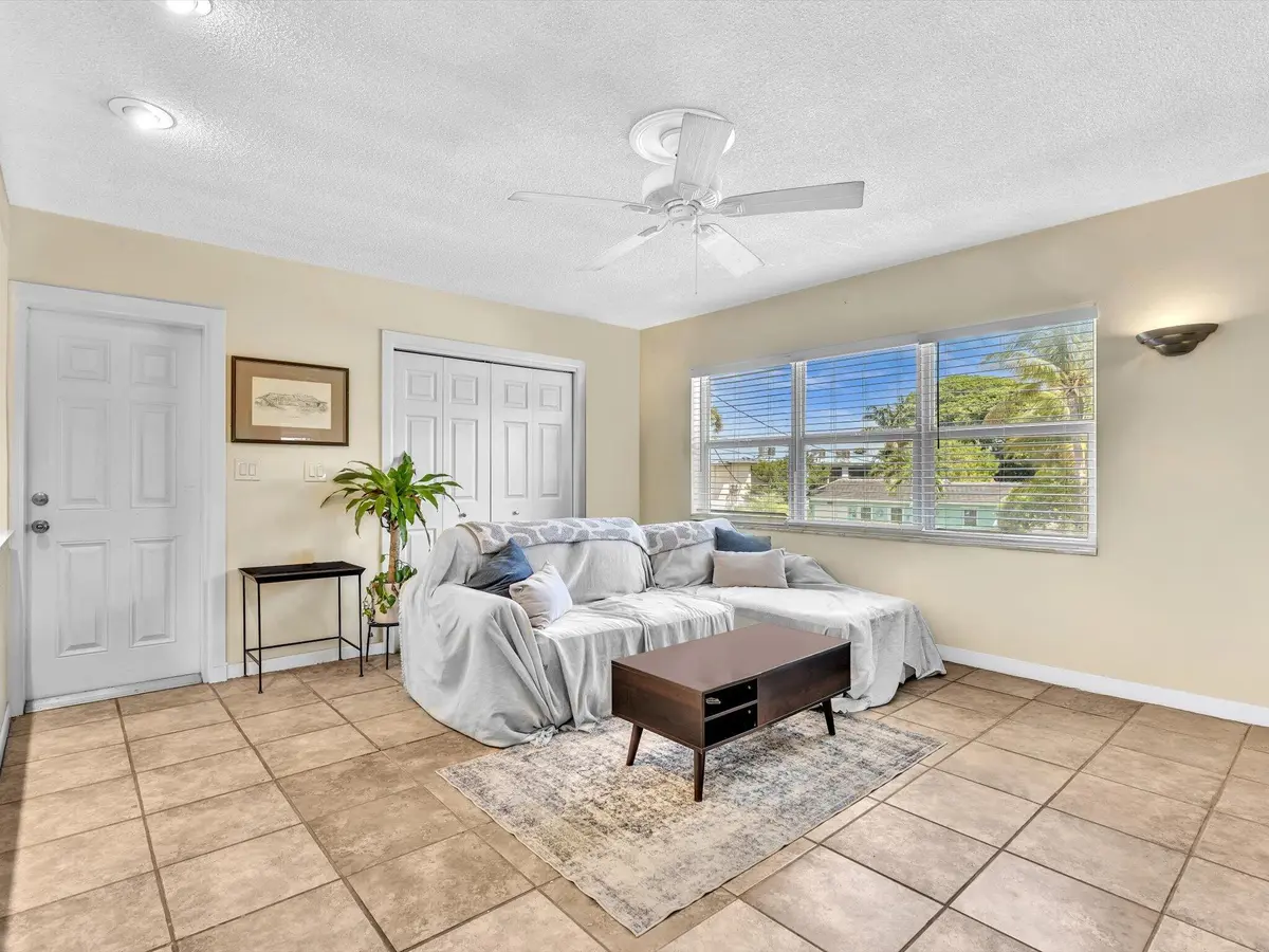 Entry to Living Area at 90 NE 19th Avenue 10, Deerfield Beach