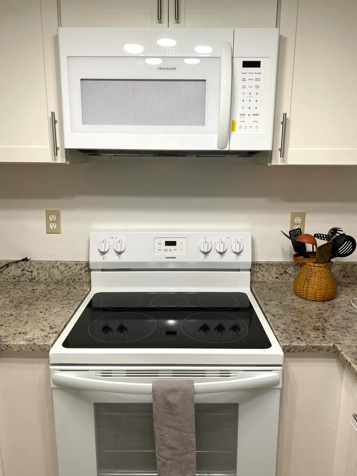 Stove at 14109 Wellington Trace, Wellington