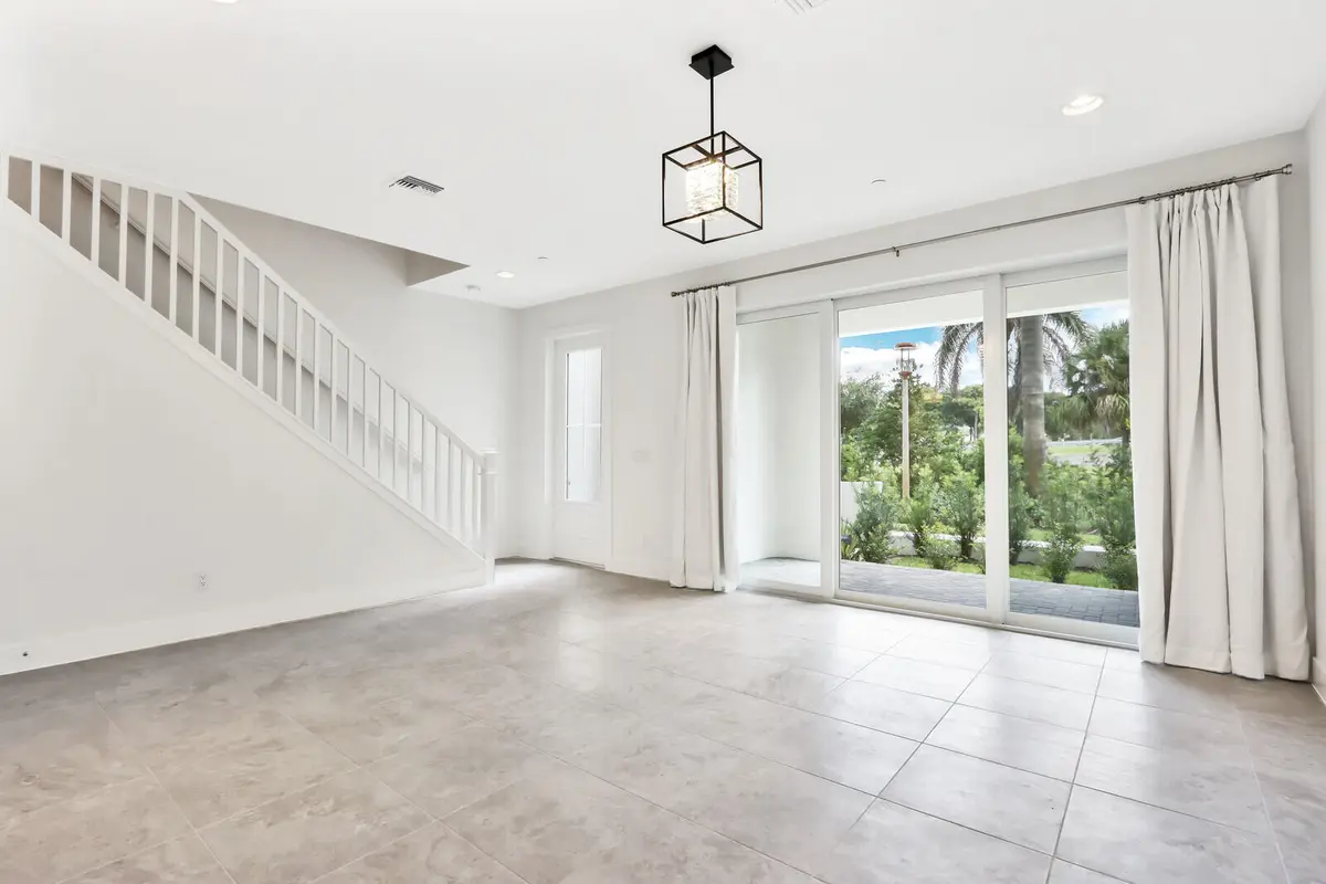 1st floor office/den at 12556 Gross Pointe Drive, Palm Beach Gardens