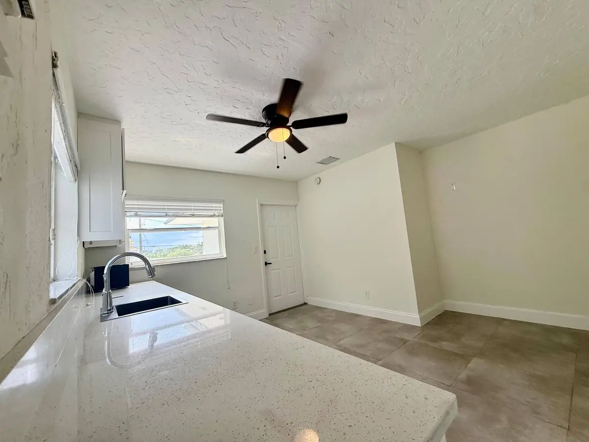 WhatsApp Image 2026-08-27 at 08.44.59 (4 at 3684 NE 11th Avenue Unit 4, Oakland Park