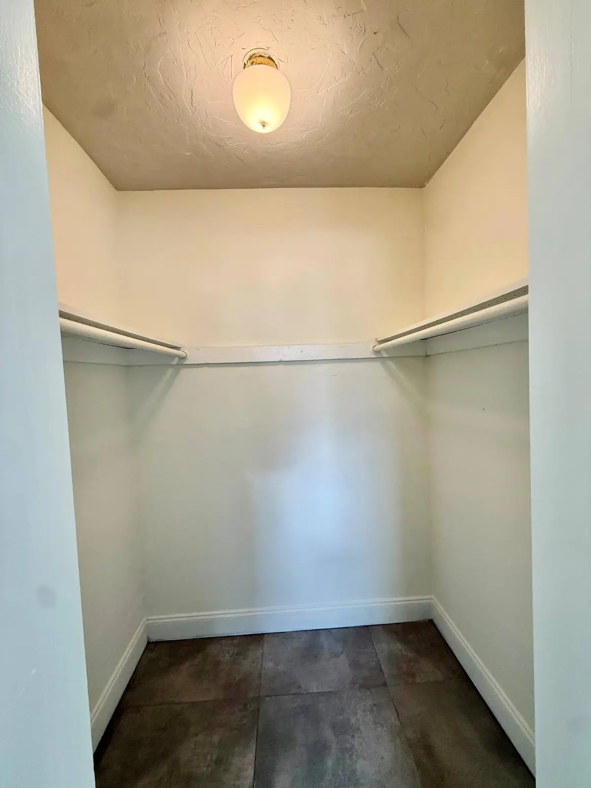 WhatsApp Image 2026-08-27 at 08.44.59 (6 at 3684 NE 11th Avenue Unit 4, Oakland Park