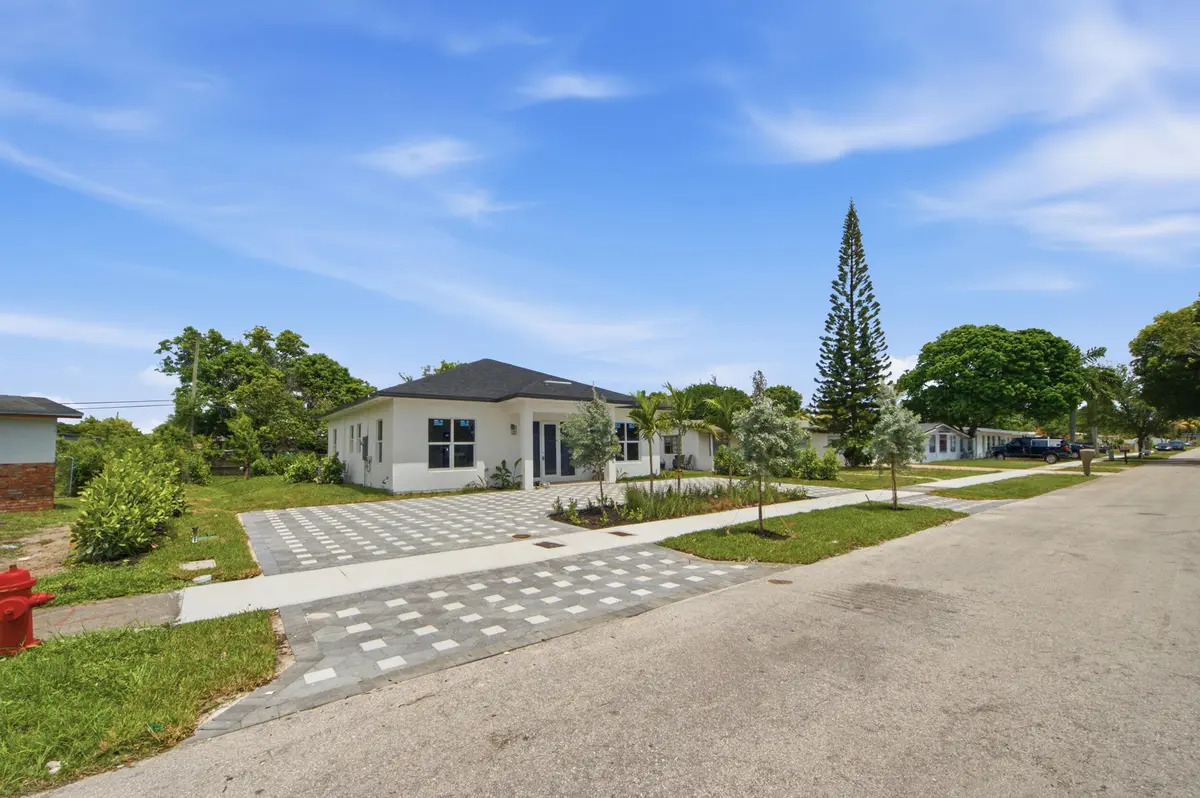 _d4s9014 at 1705 NW 15th Street, Fort Lauderdale