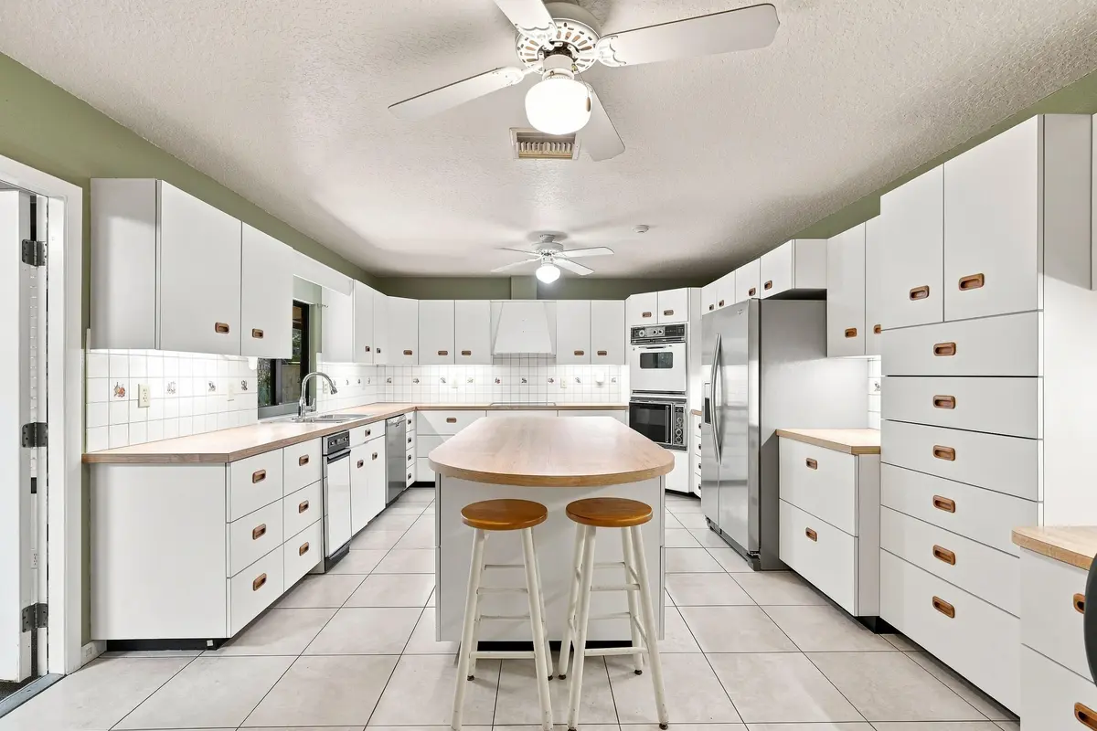 15_kitchen at 2381 SW BAYSHORE Boulevard, Port St. Lucie
