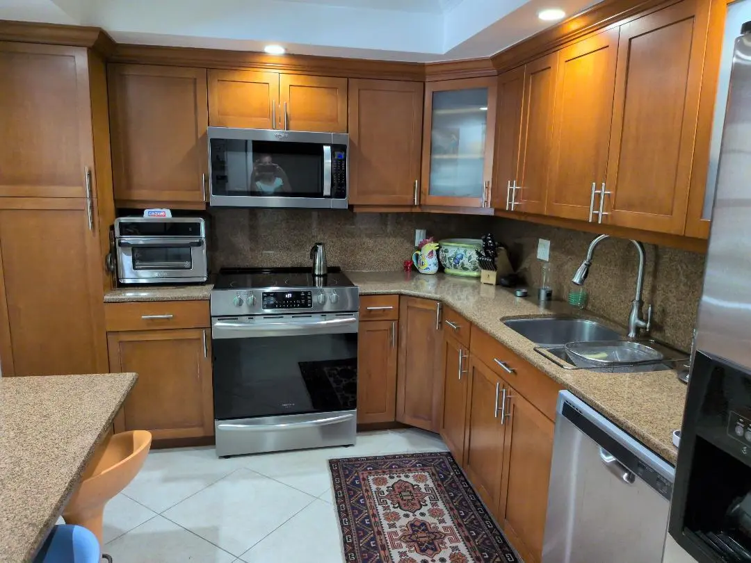 Kitchen 1 at 907 Cypress Terrace 205, Pompano Beach