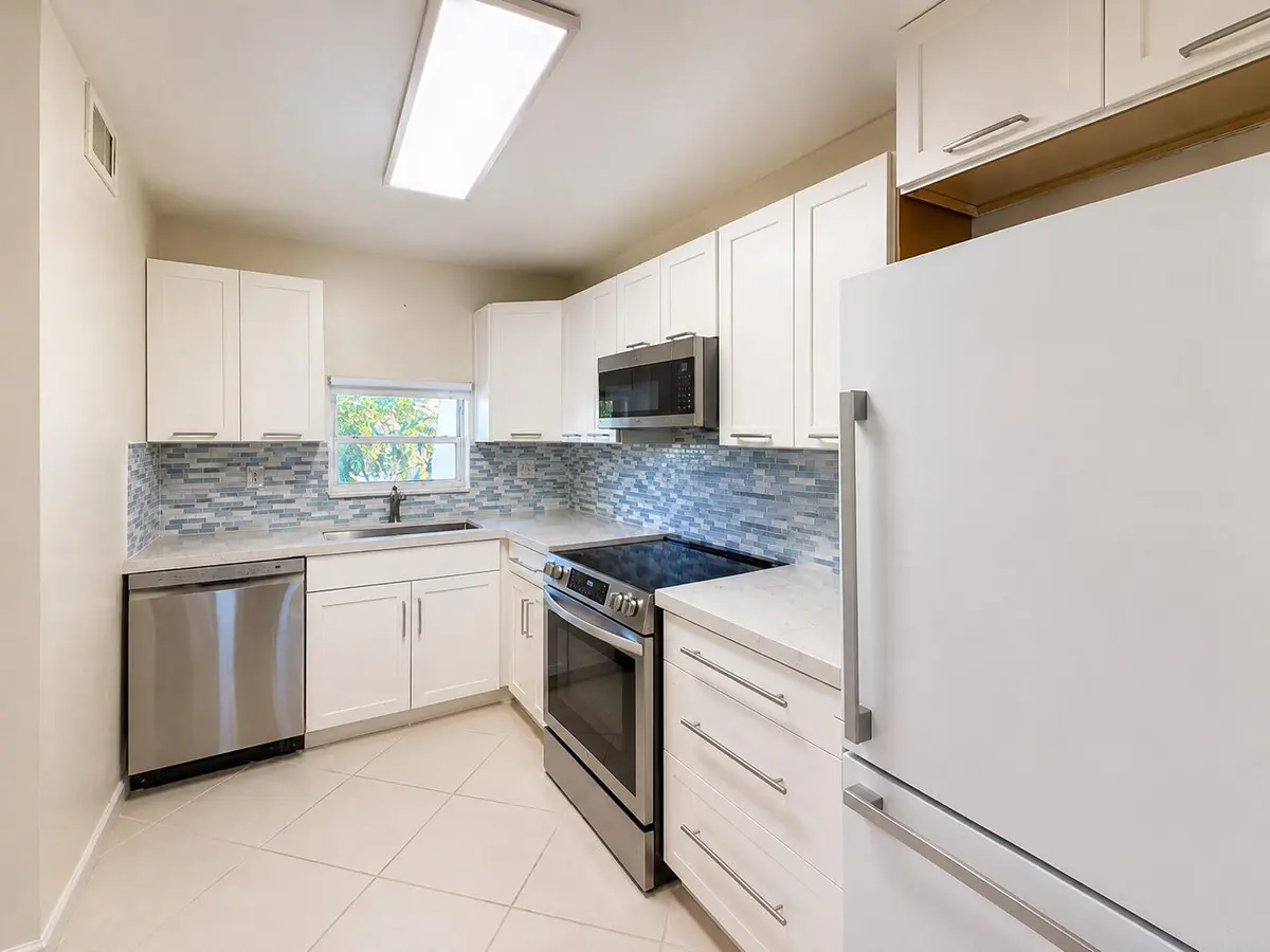 Kitchen at 9411 N Hollybrook Lake Drive 309, Pembroke Pines