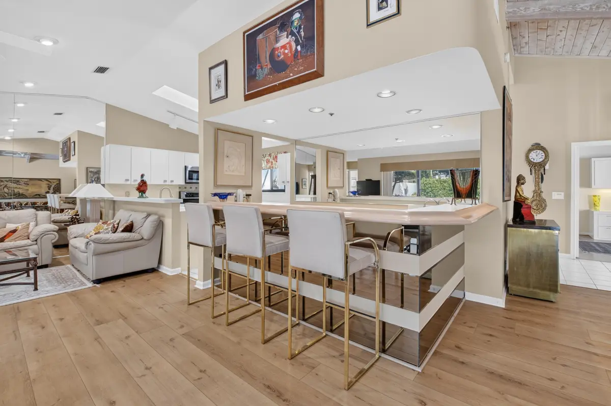 bar, familyroom, kitchen at 19513 Planters Point Drive, Boca Raton