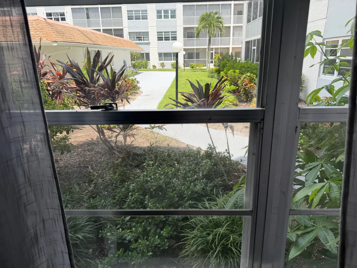 IMG_0172 at 1516 S LAKESIDE Drive 107, Lake Worth Beach
