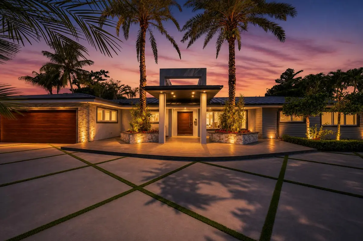 Twilight shot at 2601 NE 29TH Street, Fort Lauderdale