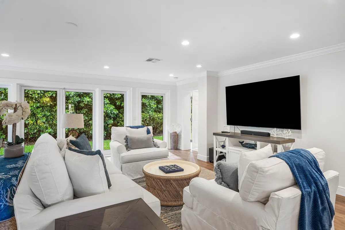 Interior living area at 4081 Kittiwake Court Kittiwake, Boynton Beach