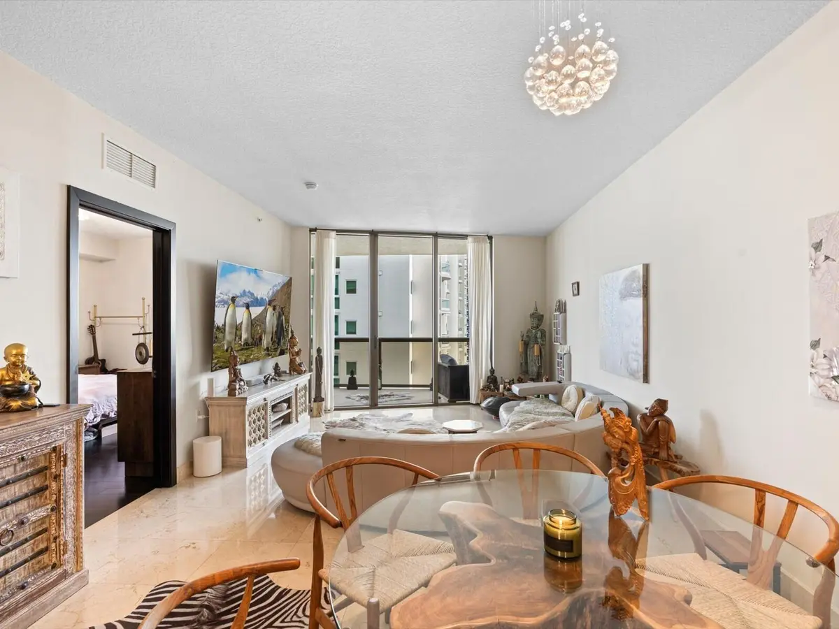 03-Dining at 16275 Collins Avenue 2403, Sunny Isles Beach