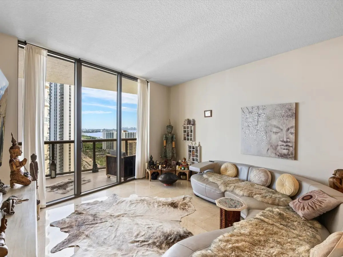 05-Living at 16275 Collins Avenue 2403, Sunny Isles Beach