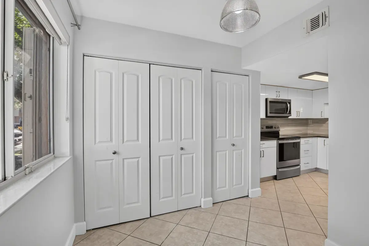 10-web-or-mls-_A7A9754 at 807 NW 91st Terrace 807, Plantation