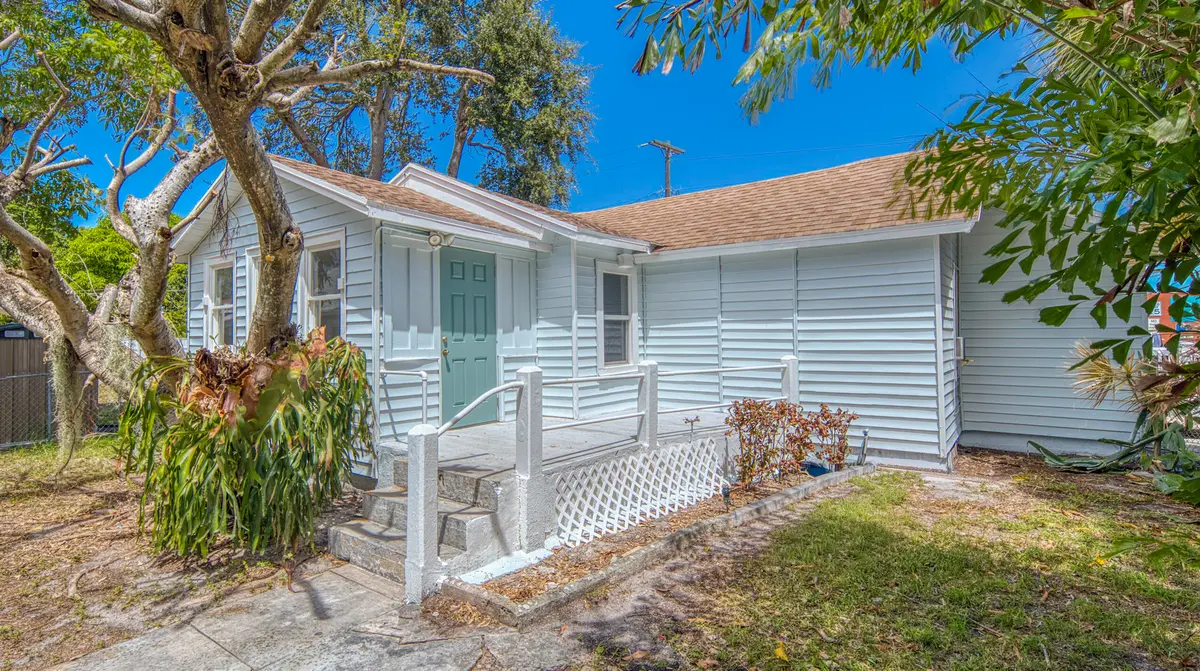 4R7A0910_hdr_panorama-2 at 708 N H Street, Lake Worth Beach