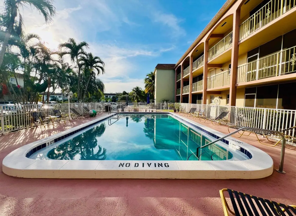 100 SE 6TH Avenue 303, Pompano Beach, FL – photo 1