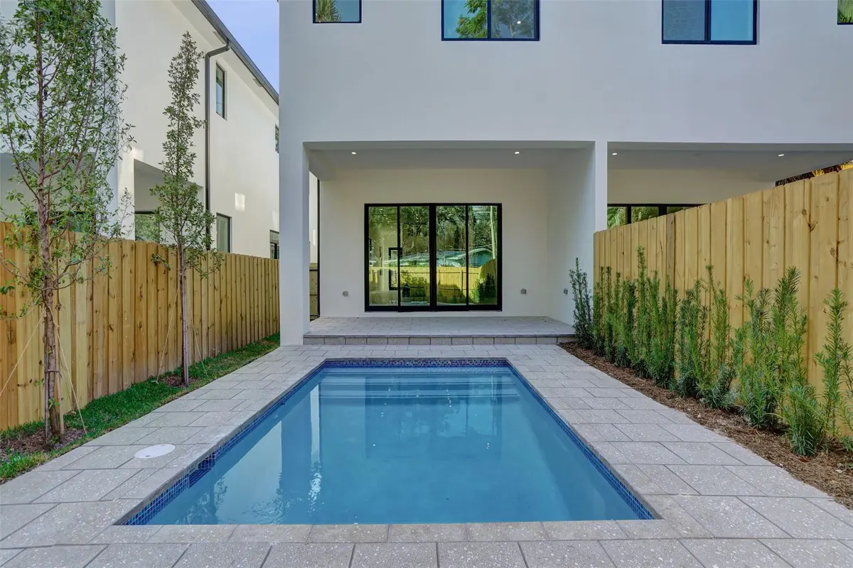 Photo 2 at 606 SW 7TH Avenue, Fort Lauderdale