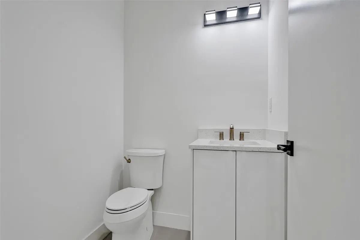Photo 6 at 606 SW 7TH Avenue, Fort Lauderdale