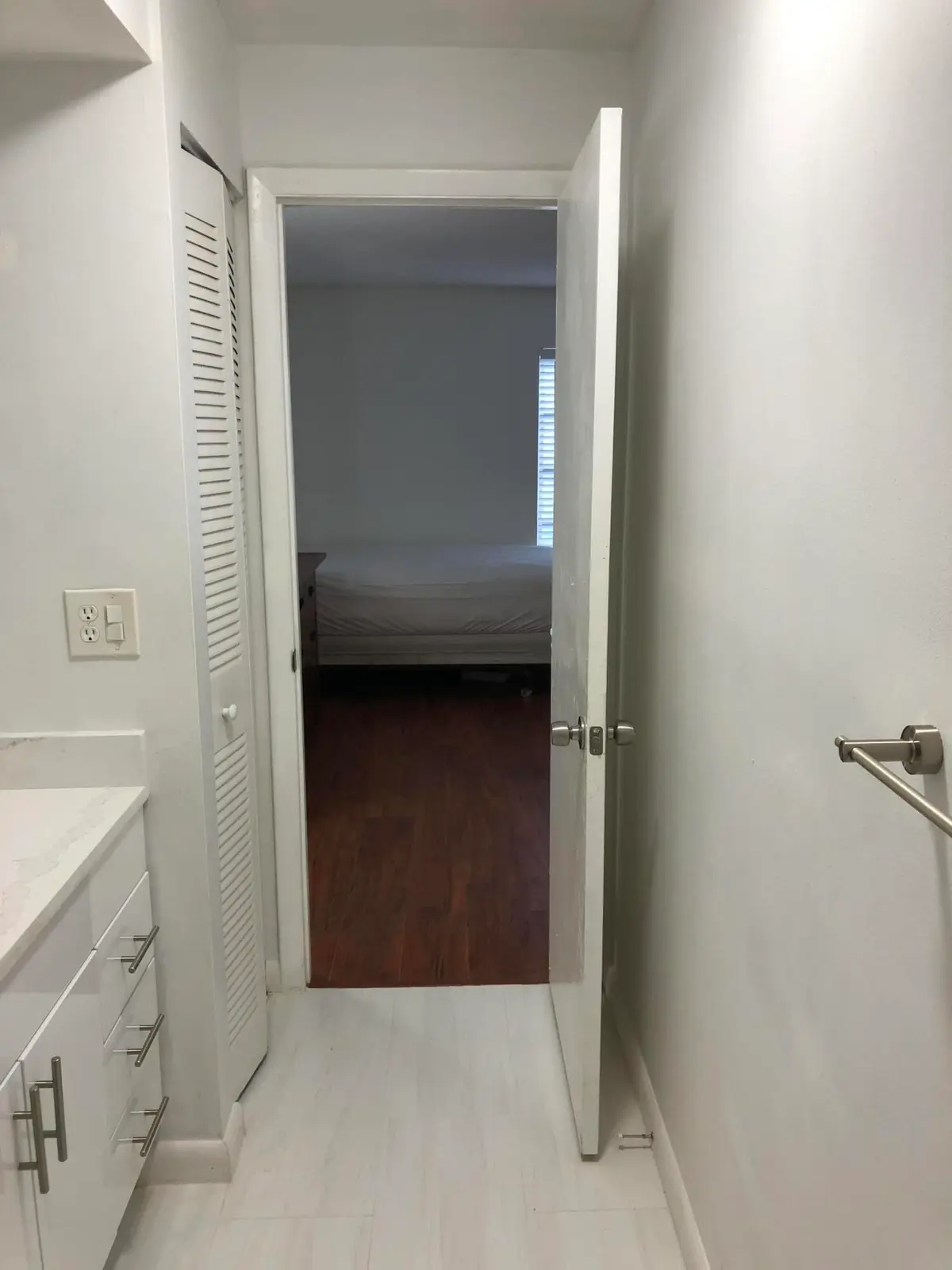Bath 1B at 480 NW 20TH Street 2140, Boca Raton