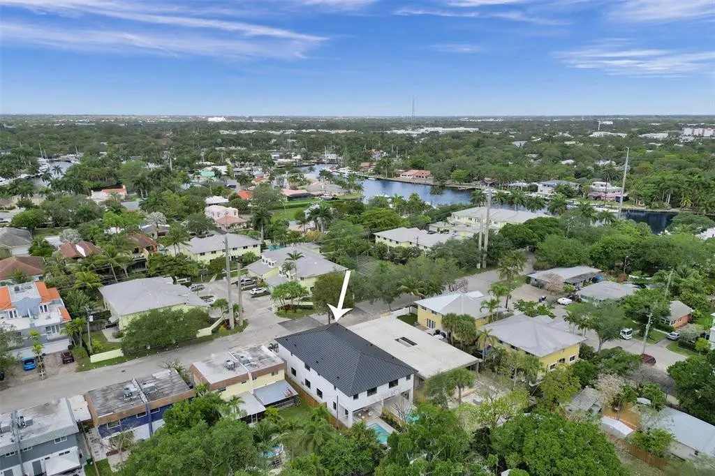 Photo 2 at 608 SW 7TH Avenue, Fort Lauderdale