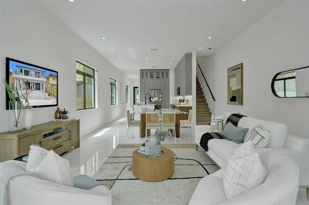 Photo 3 at 608 SW 7TH Avenue, Fort Lauderdale