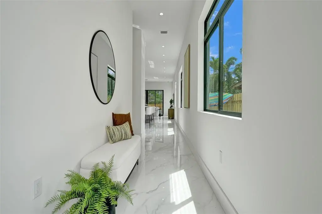 Photo 5 at 608 SW 7TH Avenue, Fort Lauderdale
