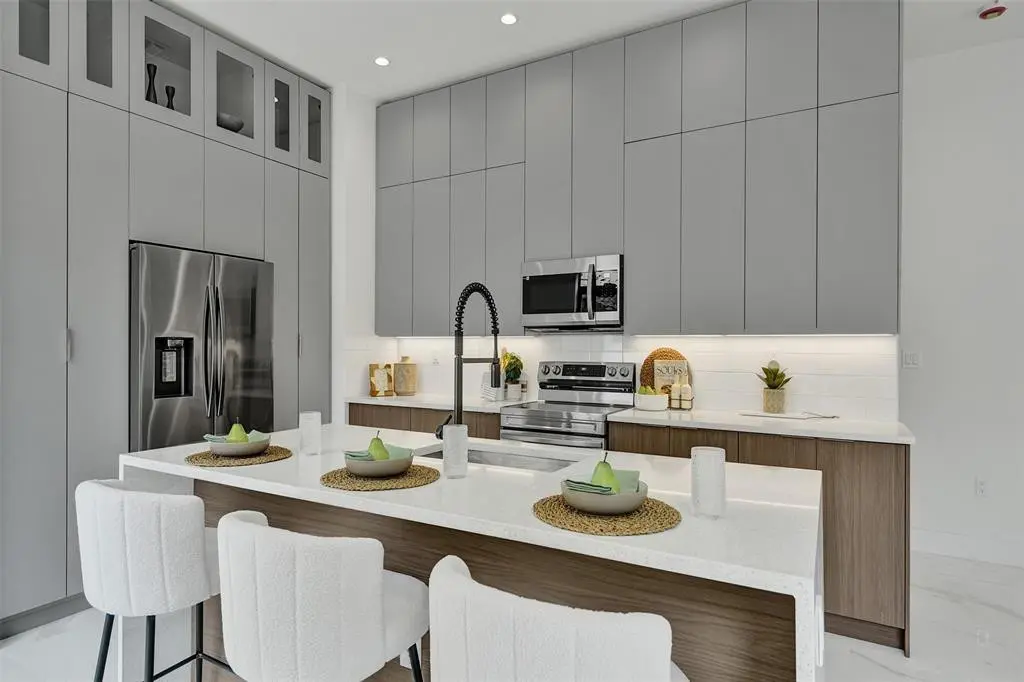 Photo 7 at 608 SW 7TH Avenue, Fort Lauderdale