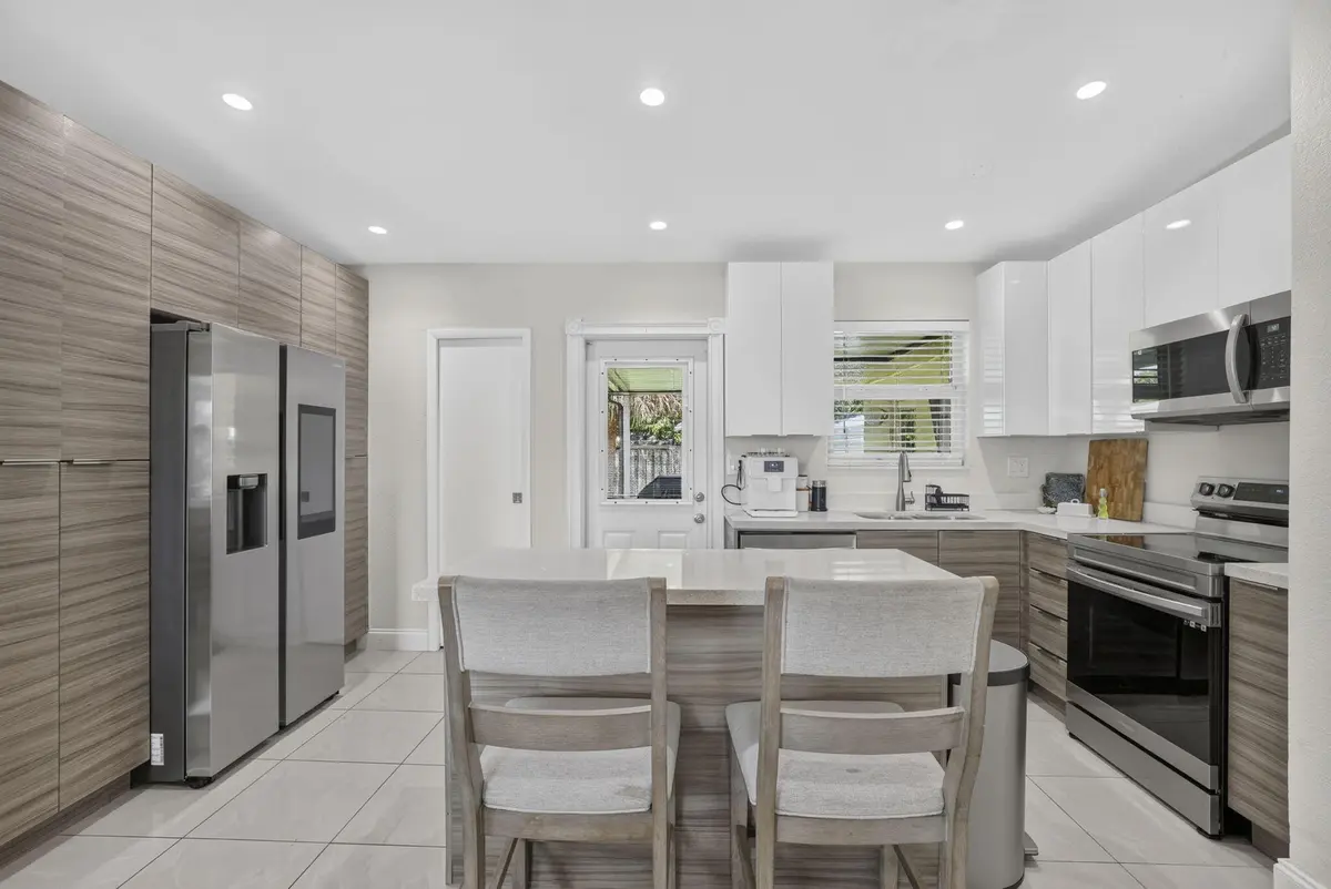 10-web-or-mls-8I8A9874 at 1633 NE 51st Court, Pompano Beach