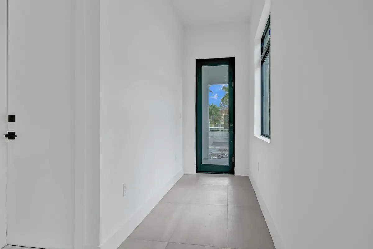 DSC03700 at 606-608 SW 7TH Avenue, Fort Lauderdale