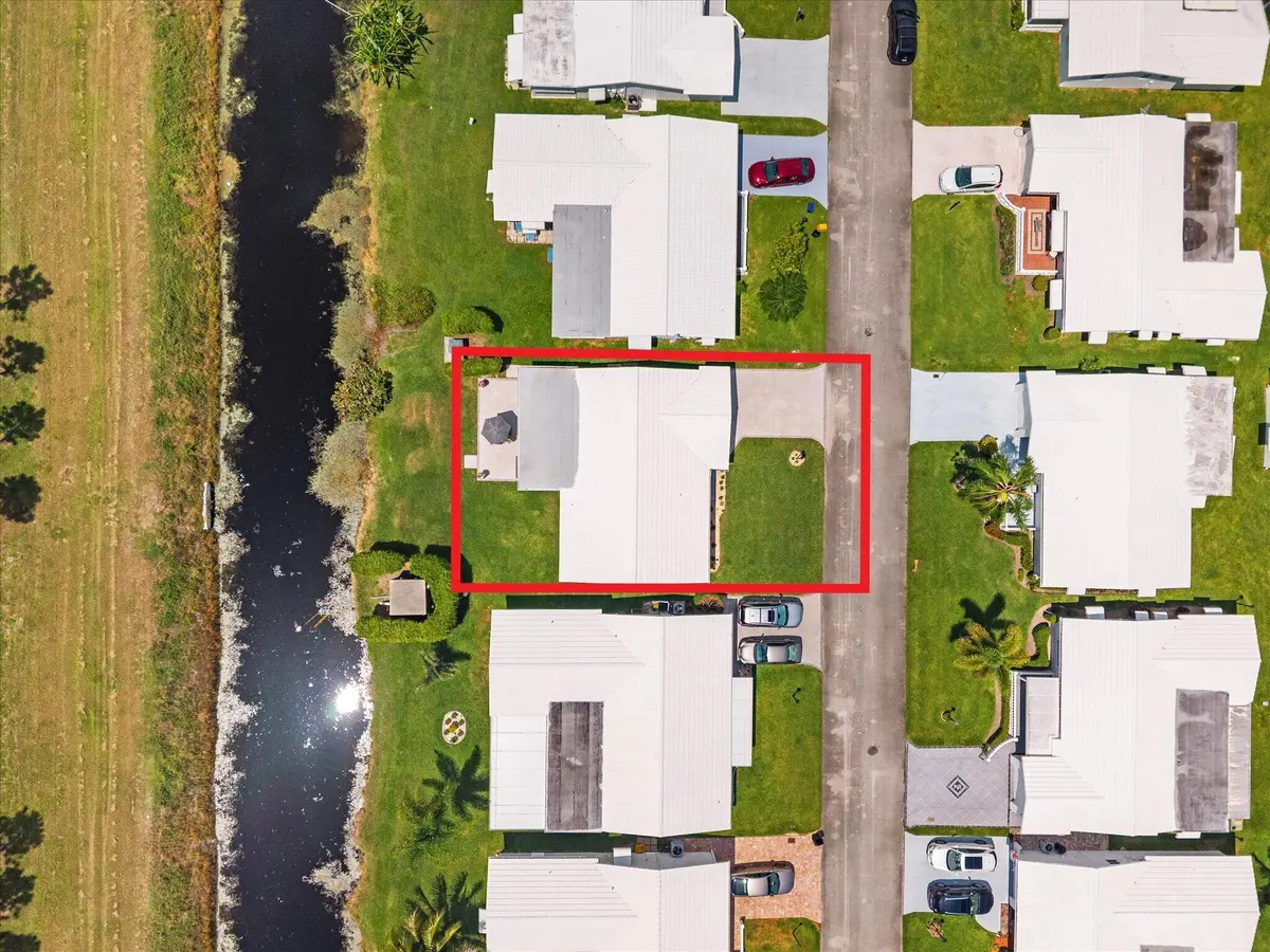 35-35 at 2390 SW 14th Avenue, Boynton Beach
