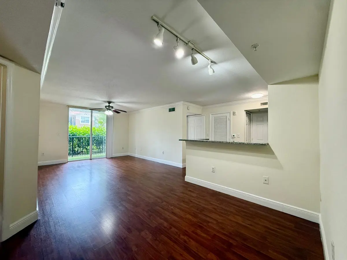 WhatsApp Image 2026-08-27 at 22.30.46 at 15135 Michelangelo Boulevard 105, Delray Beach