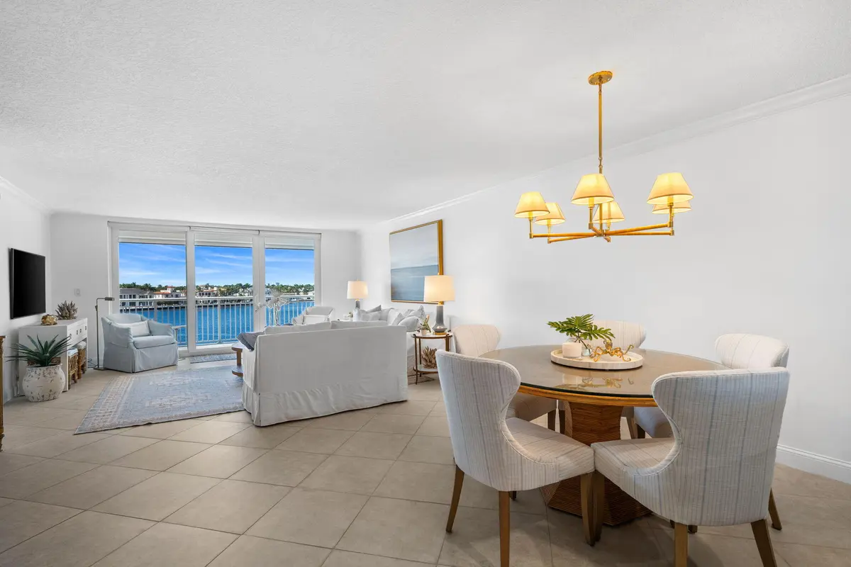 1-web-or-mls-A7R06559 at 511 BAYSHORE Drive 408, Fort Lauderdale
