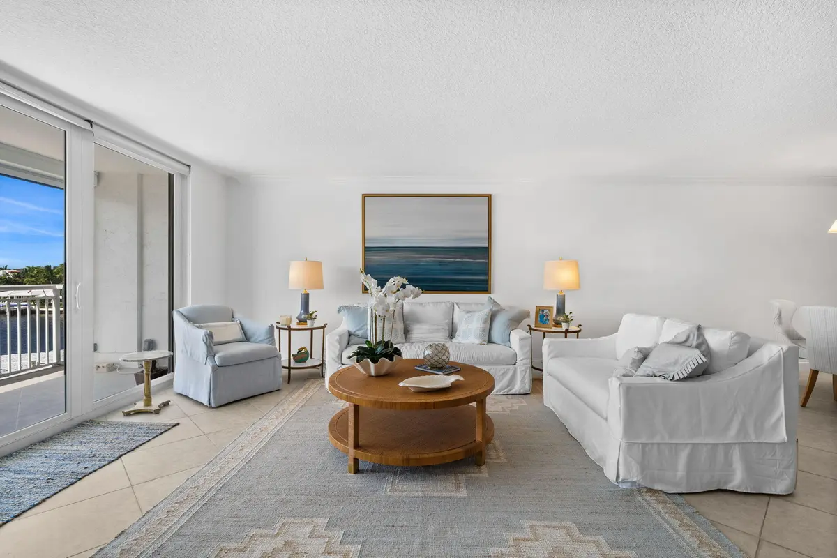 6-web-or-mls-A7R06579 at 511 BAYSHORE Drive 408, Fort Lauderdale