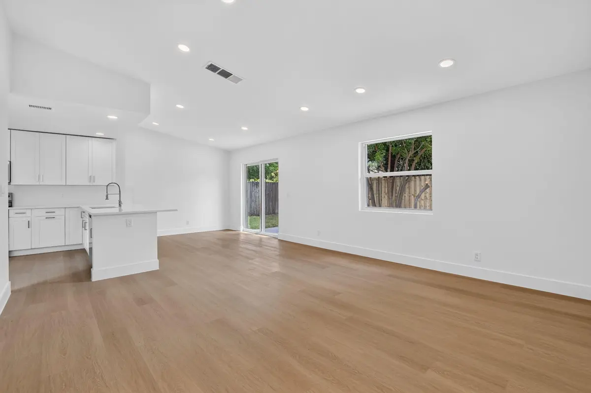 7-web-or-mls-DSC_6012 at 386 NW 40th Terrace, Deerfield Beach