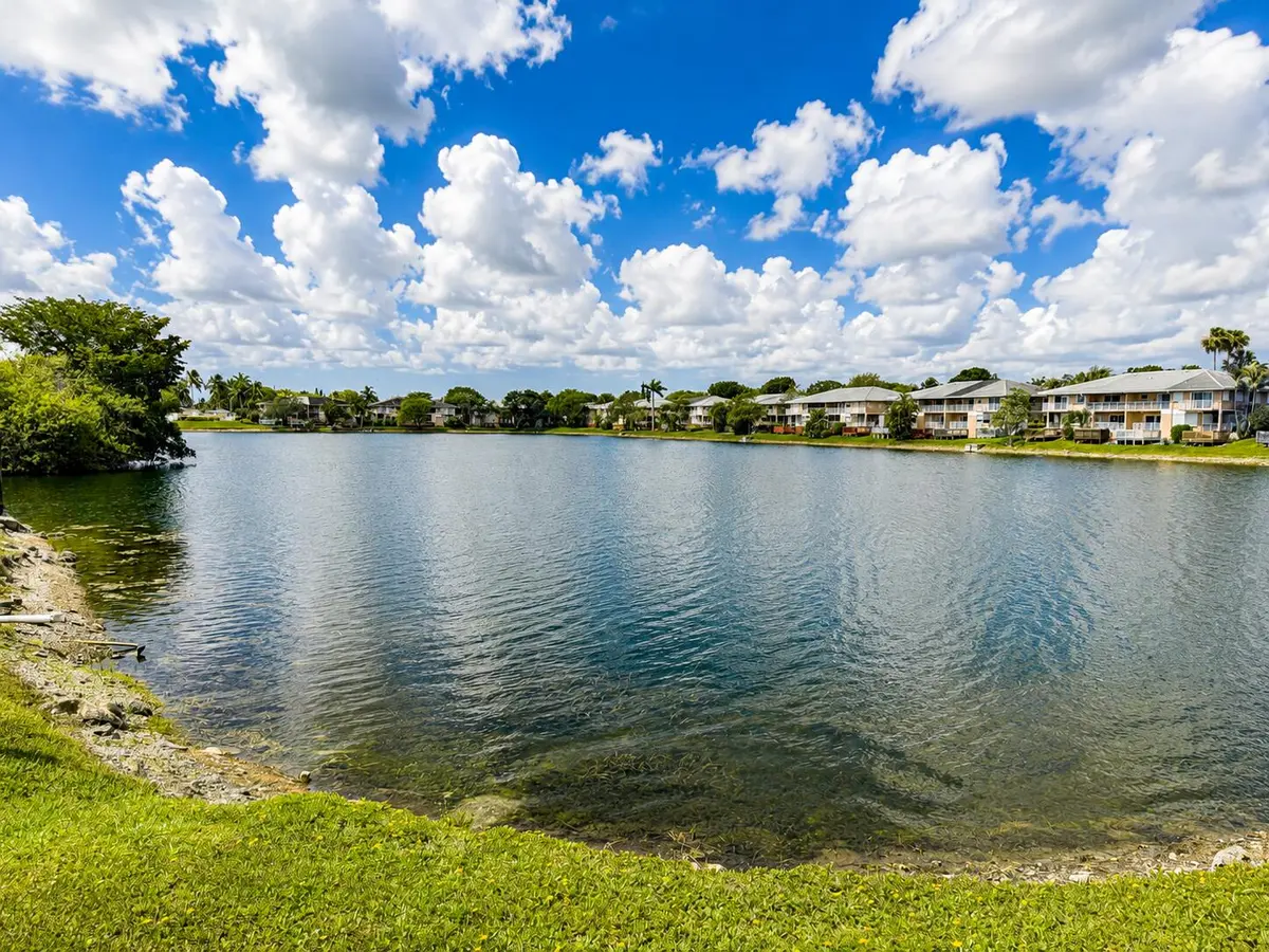 Lake View at 3300 NW 46th Street 104, Oakland Park
